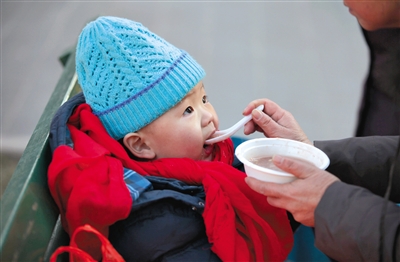 本年腊八节雍和宫共施粥99锅